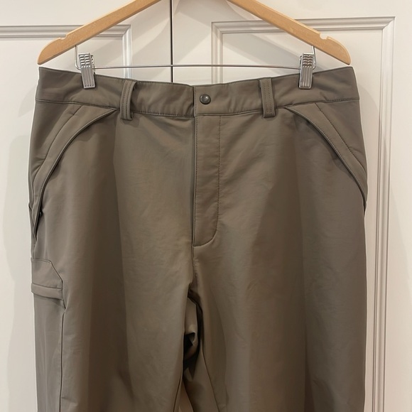 Patagonia Olive Green/Tan Pants—Many Zippered Pockets—Like New Condition—38 - Picture 2 of 12